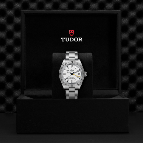 tudor Black Bay Pro M79470-0004 controller