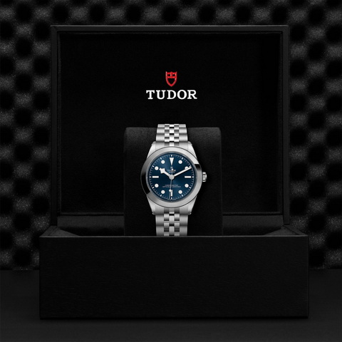 tudor Black Bay One 39 M79660-0002 controller