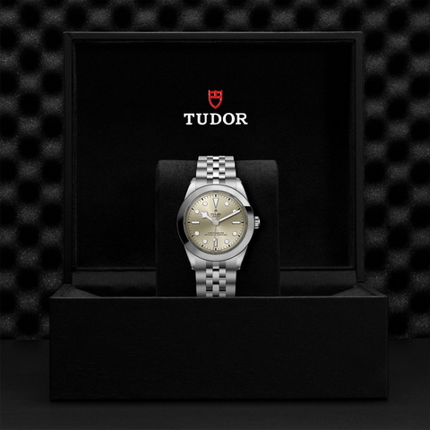tudor Black Bay One 39 M79660-0003 controller