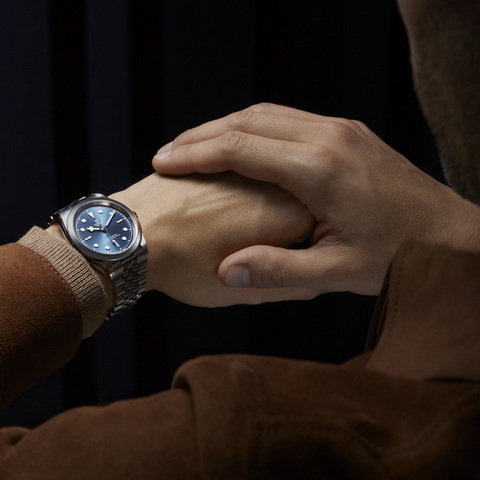 Tudor Black Bay One นำสว่าง