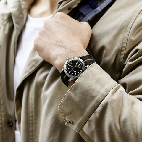 Tudor Black Bay Pro นำสว่าง