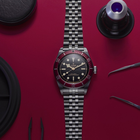 Tudor Black Bay นำสว่าง